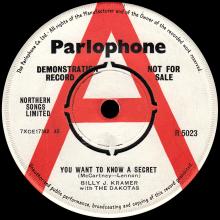 BILLY J. KRAMER WITH THE DAKOTAS - DO YOU WANT TO KNOW A SECRET ⁄ I'LL BE ON MY WAY - R 5023 - UK - PROMO - pic 2