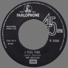 1964 11 27 - 1982 - O - I FEEL FINE ⁄ SHE'S A WOMAN - R 5200 - BSCP 1  - BOXED SET - OPEN CENTER - pic 3