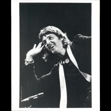 1976 12 10 b Wings Over Amerika Paul McCartney Wings Over The World Press Kit  - pic 1