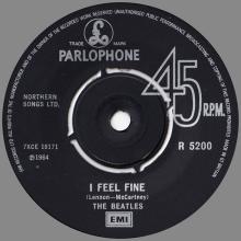 1982 12 07 THE BEATLES SINGLES COLLECTION - BSCP1 - R 5200 - A - I FEEL FINE / SHE'S A WOMAN - pic 3