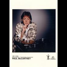 1997 Flaming Pie - Paul McCartney - Press kit  - pic 1