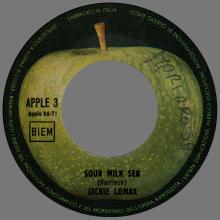 JACKIE LOMAX 1968 10 19 - SOUR MILK SEA ⁄ THE EAGLE LAUGHS AT YOU - ITALY - APPLE 3 - pic 1