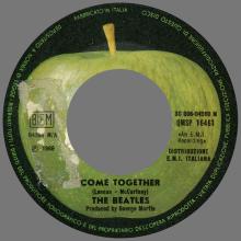 ITALY 1969 10 06 - QMSP 16461 - 3C 006-04266 - COME TOGETHER ⁄ SOMETHING - B - LABEL - pic 1