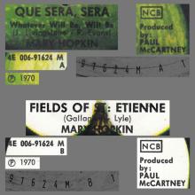 MARY HOPKIN - 1970 07 09 - QUE SERA SERA ⁄ FIELDS OF ST. ETIENNE - SWEDEN - APPLE 28 - 4E 006-91624 M - pic 1