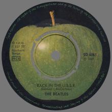 NO 1969 03 00 - BACK IN THE USSR ⁄ DON'T PASS ME BY - SD 6061 - 2 - LABEL 7 - SWEDISH SLEEVE - pic 1