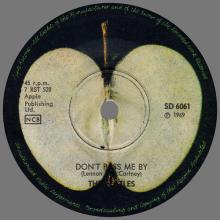 NO 1969 03 00 - BACK IN THE USSR ⁄ DON'T PASS ME BY - SD 6061 - 3 - LABEL 7 - SWEDISH SLEEVE - SOLID CENTER  - pic 5