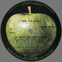 THE BEATLES DISCOGRAPHY FRANCE 1967 06 01 SGT PEPPER'S LONELY HEARTS CLUB BAND - M - APPLE SACEM - Y 2C 066 - 04.177 - BOXED SET - pic 1