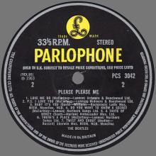 THE BEATLES DISCOGRAPHY UK 1963 04 26 PLEASE PLEASE ME - PCS 3042 - F - YELLOW LABEL - pic 1