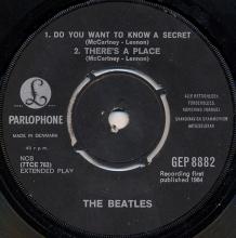 dk030 Twist And Shout / A Taste Of Honey / Do You Want To Know A Secret / There's A Place Parlophone (GEP 8882) - pic 4