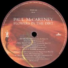 1989 11 23 -A- FLOWERS IN THE DIRT - WORLD TOUR PACK - PCSDX 106 - 0 077779 363117 - LP AND 45 SINGLE - R 6238 - BOXED SET- LP - pic 11